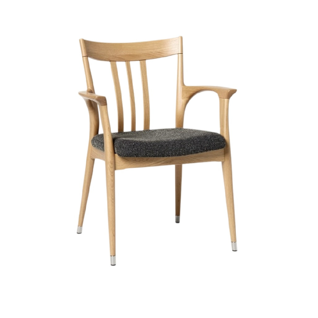 **Chaise moderne en bois avec accoudoirs et assise rembourrée**