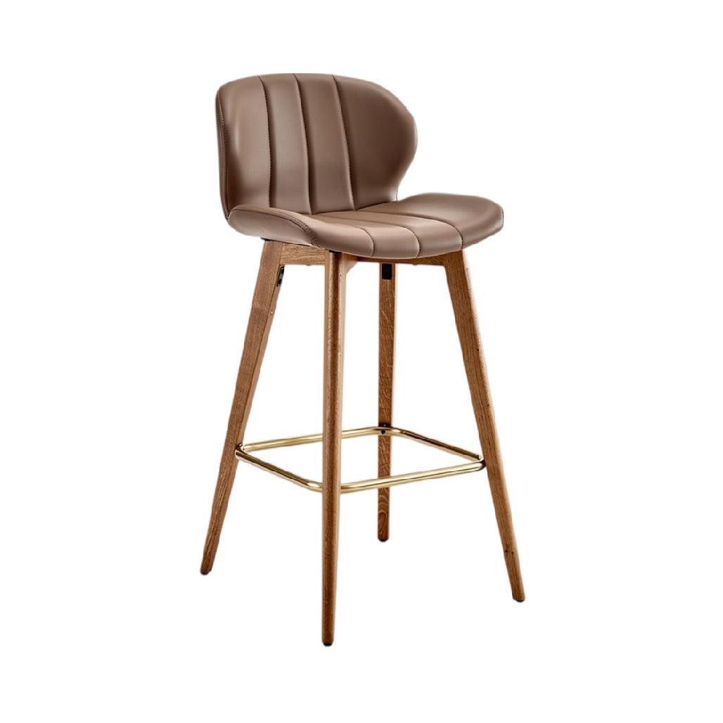 **Tabouret de bar en cuir marron avec dossier et pieds en bois**